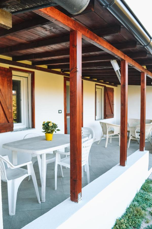 לוצוראי Villa Gladyr מראה חיצוני תמונה