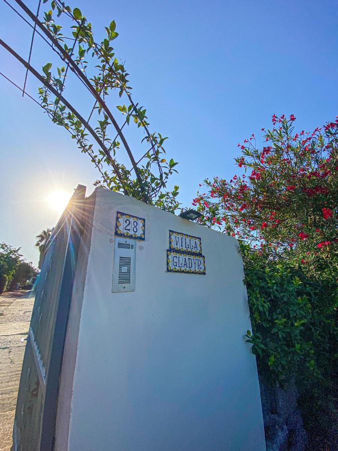 לוצוראי Villa Gladyr מראה חיצוני תמונה