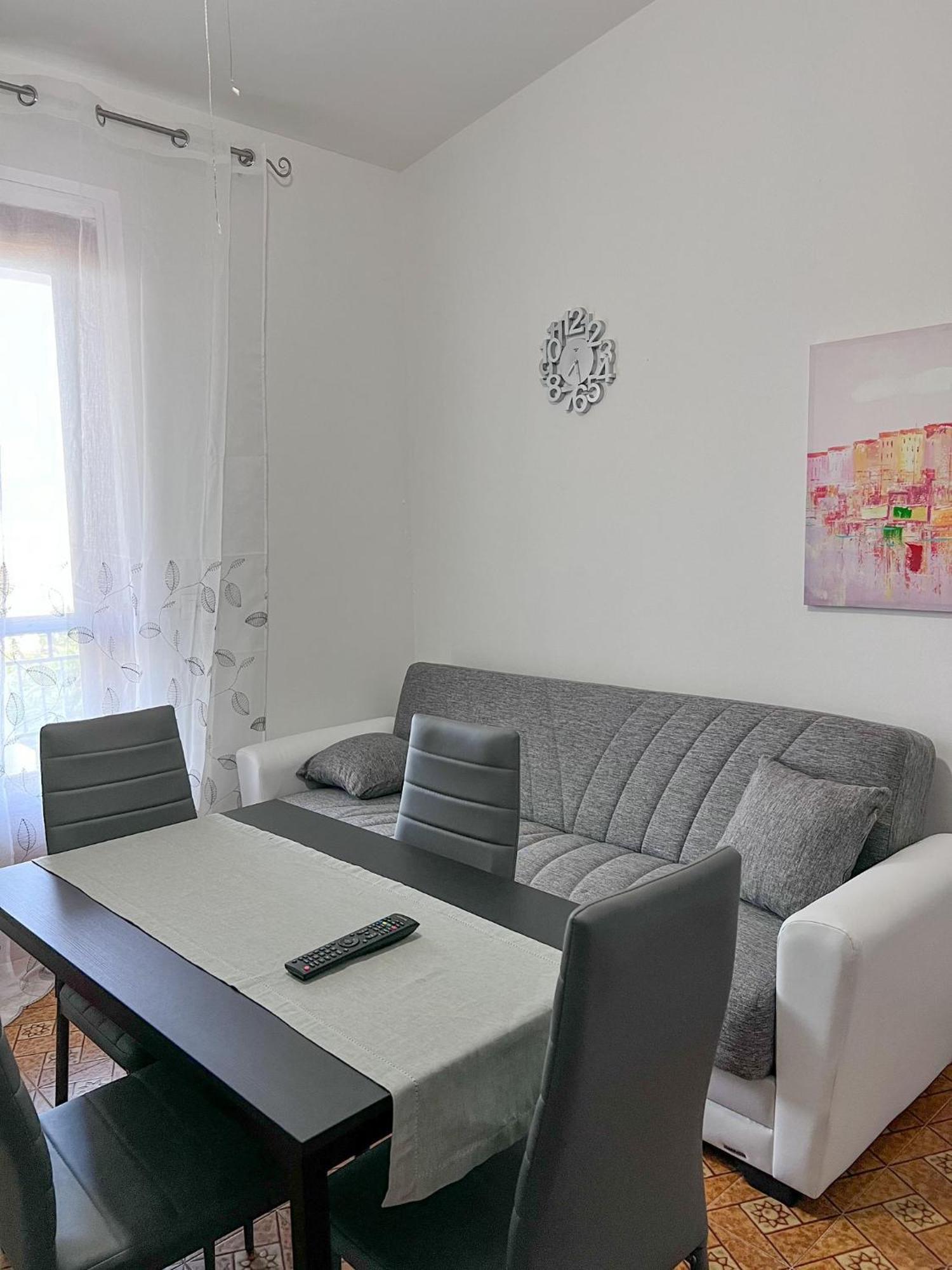 לוצוראי Villa Gladyr מראה חיצוני תמונה